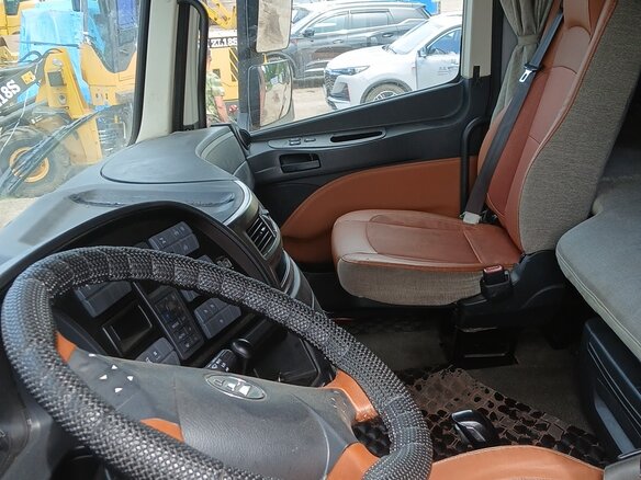2023 Foton Auman EST A, красный, 2685000 рублей - вид 5
