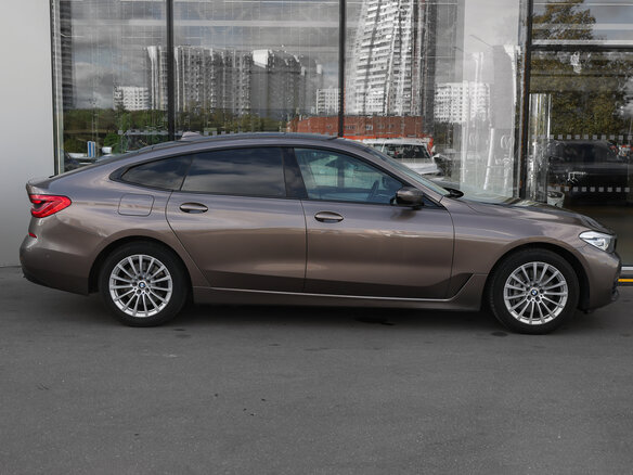2018 BMW 6 серии Gran Turismo 630d xDrive IV (G32), коричневый, 3398000 рублей - вид 3