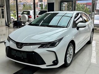 2022 Toyota Corolla XII (E210), белый, 1320000 рублей, вид 1