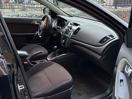 2012 Kia Cerato 6-speed II, чёрный, 950000 рублей, вид 5