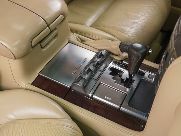 2009 Lexus LX 570 III, чёрный - вид 16