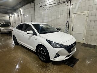 2021 Hyundai Solaris II Рестайлинг, белый, 1265000 рублей, вид 1
