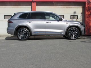 2026 Geely Monjaro (Xingyue L) I Рестайлинг 2 (China Market), серебристый, 4190000 рублей, вид 3