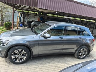 2021 Mercedes-Benz GLC 260 L I (X253) Рестайлинг, серый, 4580000 рублей, вид 3