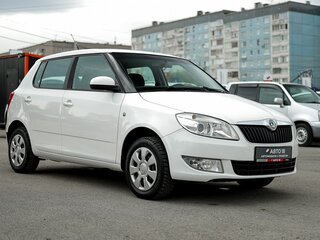 2011 Skoda Fabia II Рестайлинг, белый, 549000 рублей, вид 4