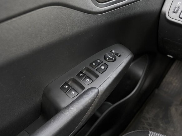 2021 Hyundai Solaris II Рестайлинг, белый, 1437000 рублей - вид 11