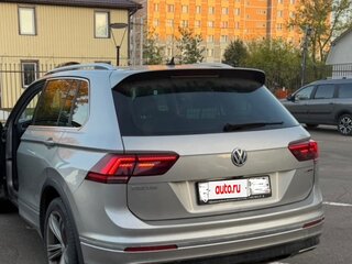 2019 Volkswagen Tiguan II, серебристый, 3200000 рублей, вид 5