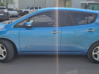 2011 Nissan Leaf I (ZE0/AZE0), синий, 700000 рублей, вид 4