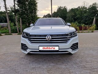 2020 Volkswagen Touareg III, белый, 5650000 рублей, вид 3