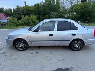 2005 Hyundai Accent II Рестайлинг, серебристый, 255000 рублей, вид 3