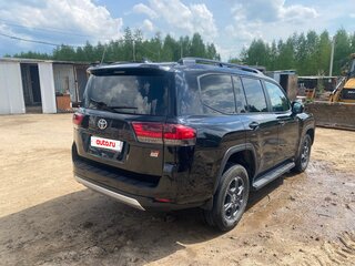 2022 Toyota Land Cruiser 300 Series, чёрный, 10000000 рублей, вид 2