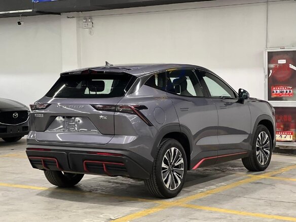 2023 Jetour Dashing I, серый, 1690000 рублей - вид 3