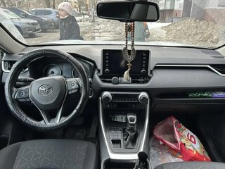 2021 Toyota RAV4 V (XA50), белый, 3350000 рублей, вид 5