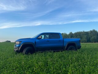2022 Ram 1500 Crew Cab TRX V, синий, 12000000 рублей, вид 4