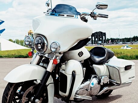 2010 Harley-Davidson Electra Glide, белый, 870000 рублей, вид 1