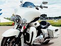 2010 Harley-Davidson Electra Glide, белый, 870000 рублей