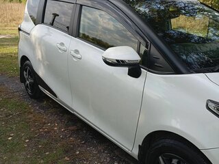 2020 Toyota Sienta II Рестайлинг, белый, 1555000 рублей, вид 2