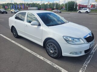 2012 Skoda Octavia II (A5) Рестайлинг, белый, 1050000 рублей, вид 3