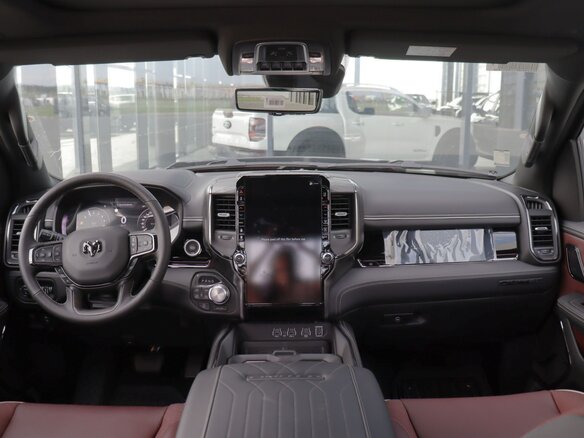 2026 Ram 1500 Crew Cab eTorque V Рестайлинг, чёрный, 12849000 рублей - вид 17