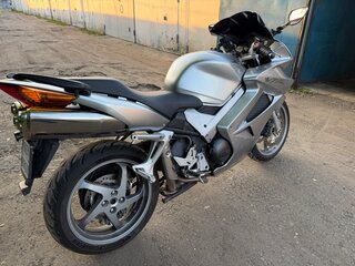 2005 Honda VFR 800, серебристый, 540000 рублей, вид 4