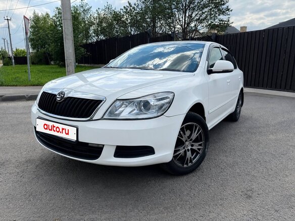 2013 Skoda Octavia II (A5) Рестайлинг, белый, 750000 рублей - вид 1