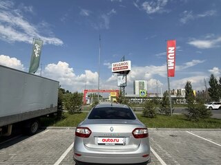 2013 Renault Fluence I Рестайлинг, серебристый, 700000 рублей, вид 3