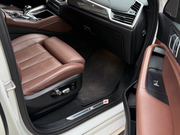 2021 BMW X6 40d III (G06), белый, 6200000 рублей - вид 27