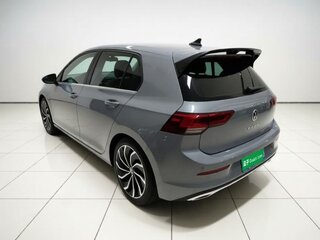 2023 Volkswagen Golf VIII, серебристый, 1650000 рублей, вид 4