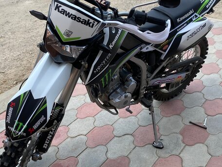 2017 Kawasaki KDX 250, белый, 490000 рублей, вид 2