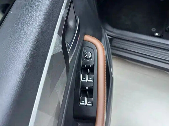 2021 Geely Coolray (Binyue) I, чёрный - вид 21