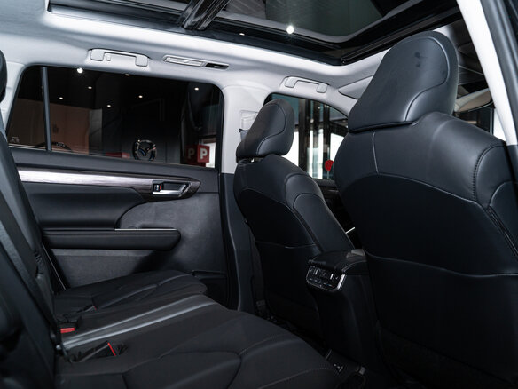 2026 Toyota Highlander IV (XU70), чёрный, 5560000 рублей - вид 12