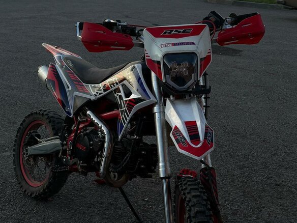 2021 BSE PH 150, красный