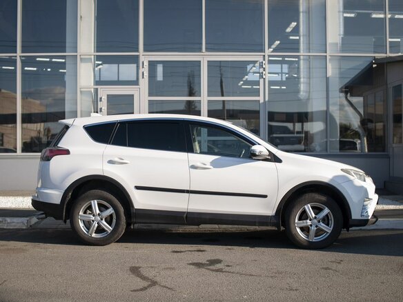 2017 Toyota RAV4 IV (XA40) Рестайлинг, белый - вид 7