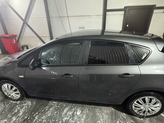 2011 Opel Astra J, серый, 620000 рублей, вид 3