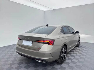 2023 Skoda Octavia IV (A8), бежевый, 1790000 рублей, вид 4