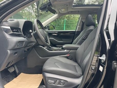 2026 Toyota Highlander IV (XU70), чёрный, 5090000 рублей, вид 4