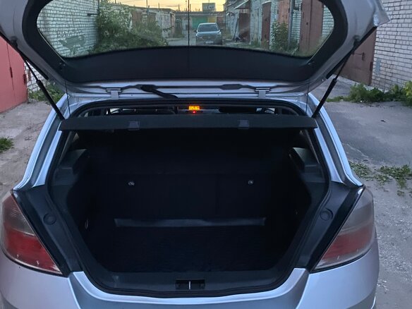 2012 Opel Astra H Рестайлинг, серебристый - вид 4