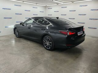 2023 Lexus ES 300h VII Рестайлинг, чёрный, 4950000 рублей, вид 4