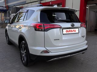 2016 Toyota RAV4 IV (XA40) Рестайлинг, белый, 2380000 рублей, вид 4