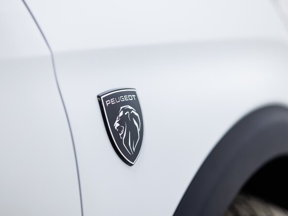2024 Peugeot 5008 II Рестайлинг, белый, 4534000 рублей - вид 39