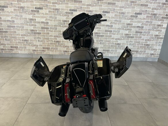 2024 Harley-Davidson Street Glide, чёрный - вид 17