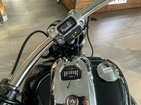 2024 Harley-Davidson Breakout, чёрный, 3500000 рублей, вид 4