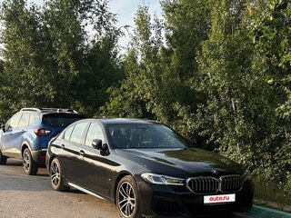 2021 BMW 5 серии 530i xDrive VII (G30/G31/G38) Рестайлинг, чёрный, 4490000 рублей, вид 4