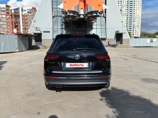 2018 Volkswagen Tiguan II, чёрный, 1690000 рублей, вид 4