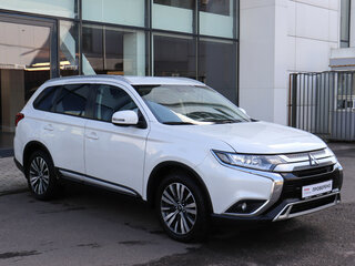 2019 Mitsubishi Outlander III Рестайлинг 3, белый, 1833000 рублей, вид 3