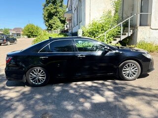 2016 Toyota Camry VII (XV50) Рестайлинг, чёрный, 2030000 рублей, вид 4