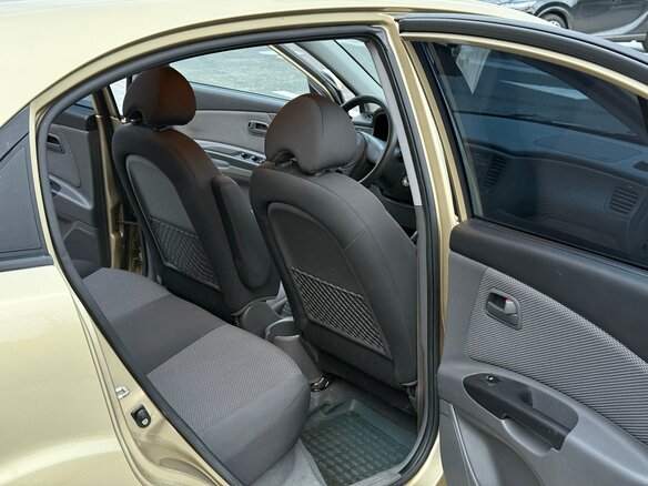 2011 Kia Rio II Рестайлинг, бежевый - вид 15