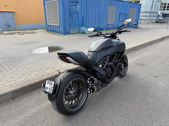 2015 Ducati Diavel Carbon, чёрный, 1700000 рублей - вид 12