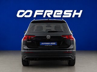 2020 Volkswagen Tiguan II, чёрный, 2198777 рублей, вид 4