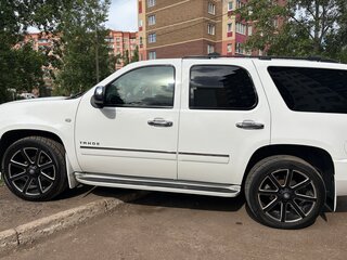 2012 Chevrolet Tahoe 6AT III, белый, 2500000 рублей, вид 4